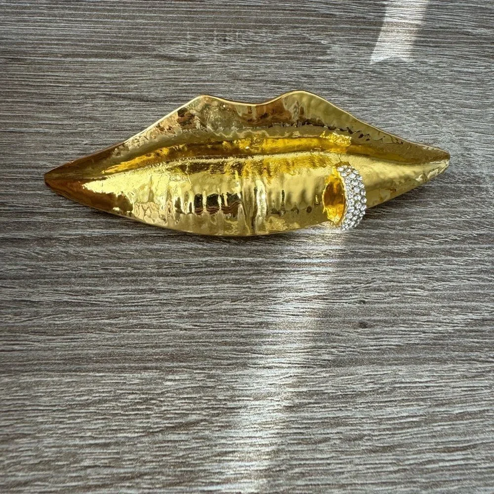 Gold and Silver Lip-Shaped ring N804
